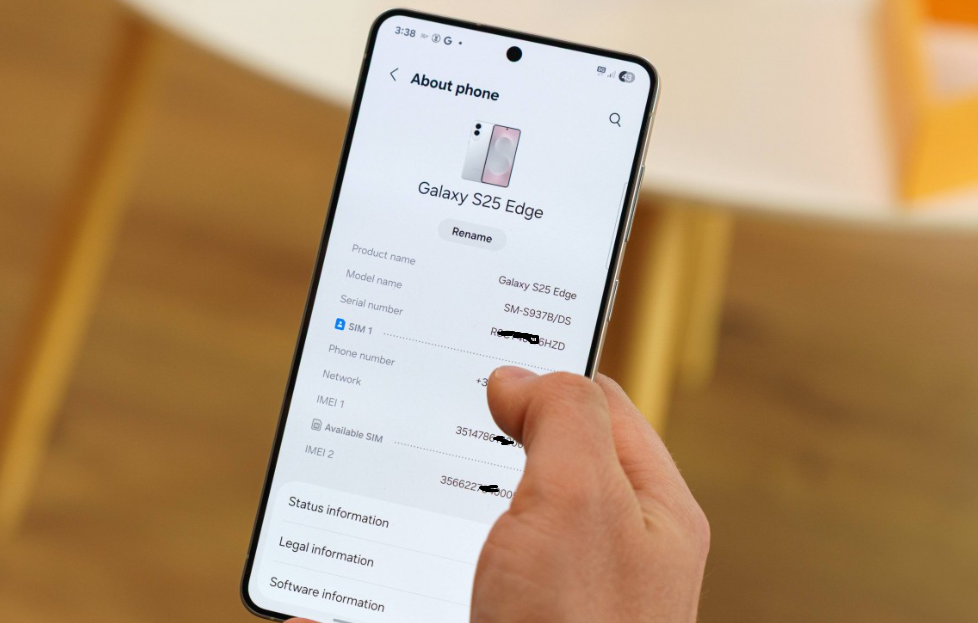 Samsung S25 Edge डिस्प्ले क्लोजअप